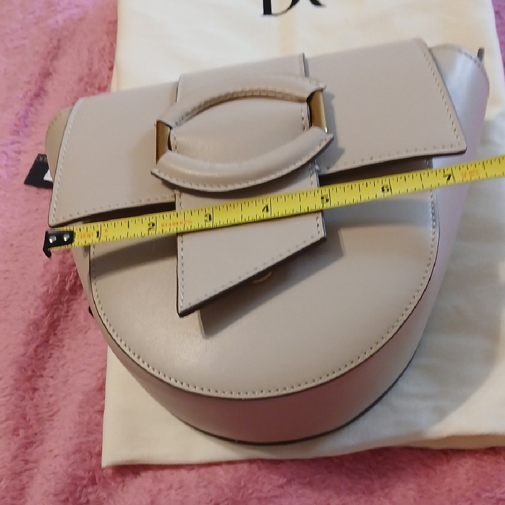 Banana Republic Pale Taupe Leather Circle Crossbody Bag - Picture 9 of 11